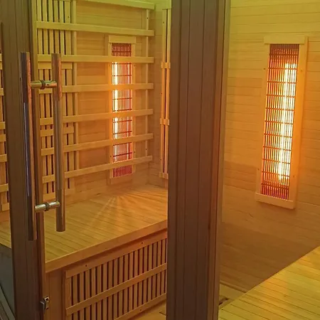 Casa Oliva Private Jacuzzi & Sauna Apartament *