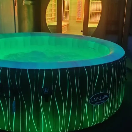 Casa Oliva Private Jacuzzi & Sauna Apartament *